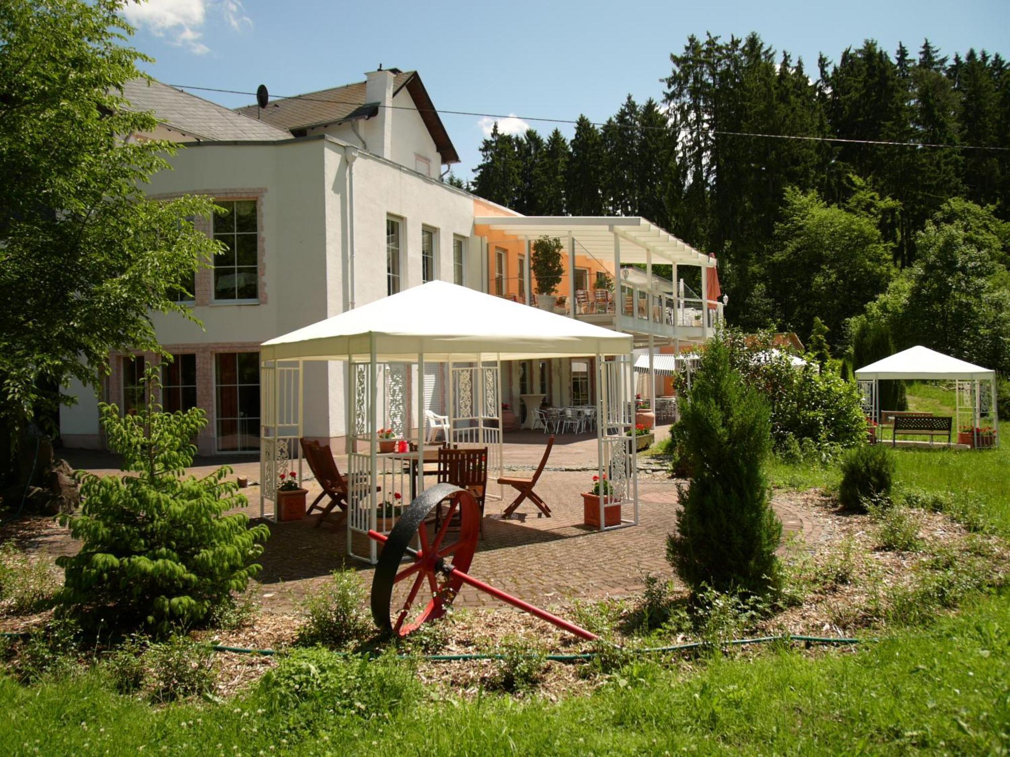 Studentenmuehle Hotel - Restaurant Nomborn Exteriör bild