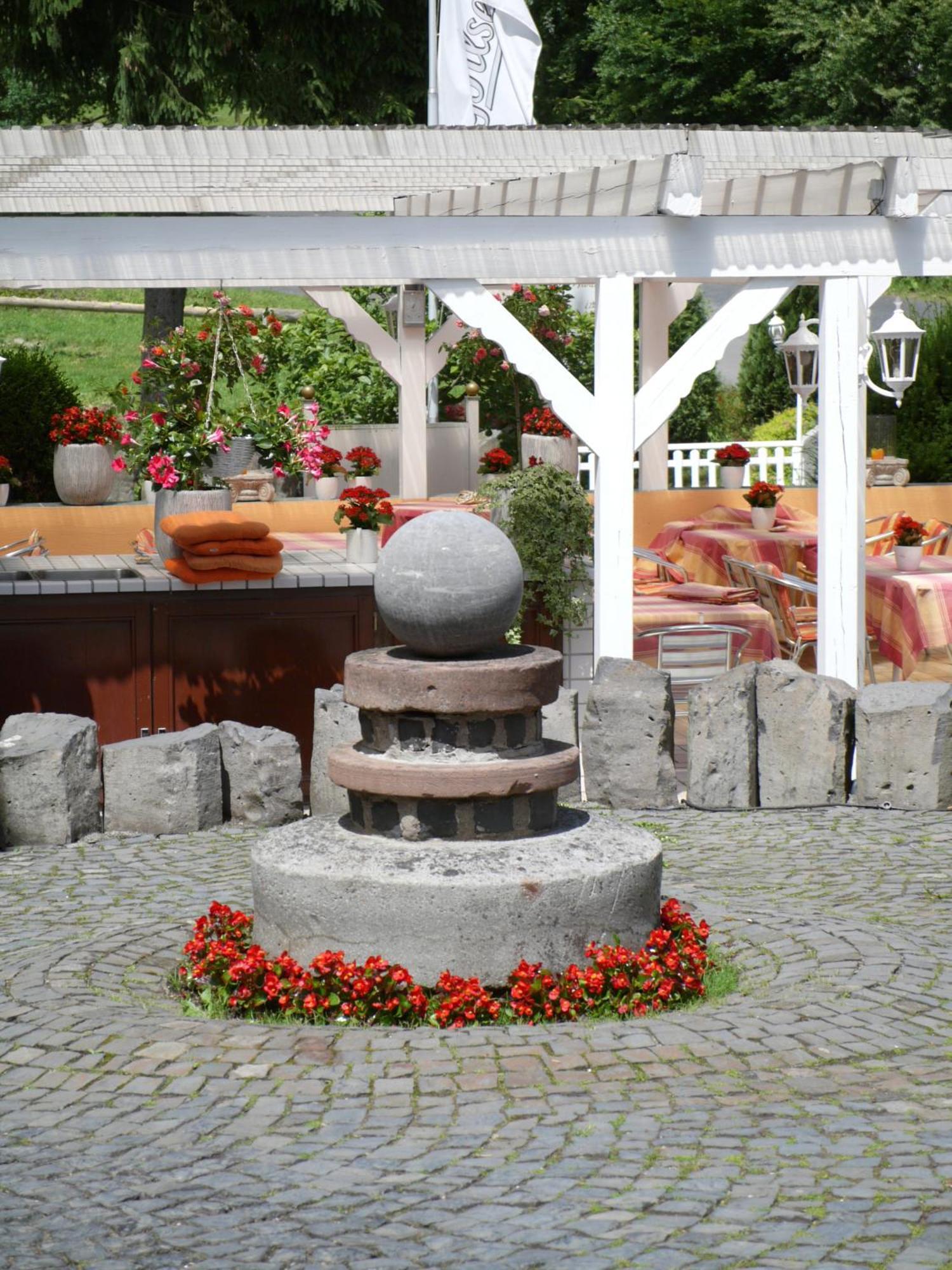 Studentenmuehle Hotel - Restaurant Nomborn Exteriör bild