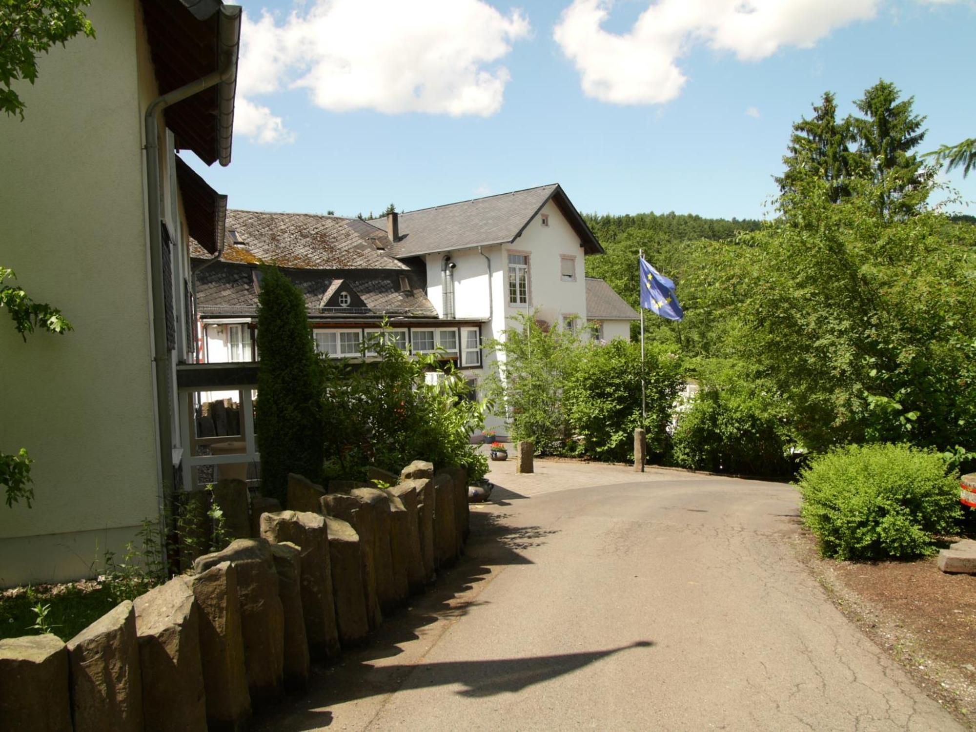 Studentenmuehle Hotel - Restaurant Nomborn Exteriör bild