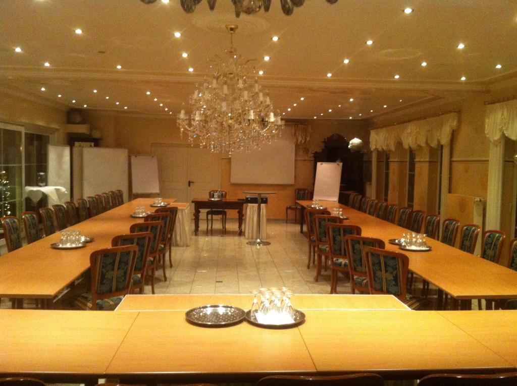 Studentenmuehle Hotel - Restaurant Nomborn Exteriör bild