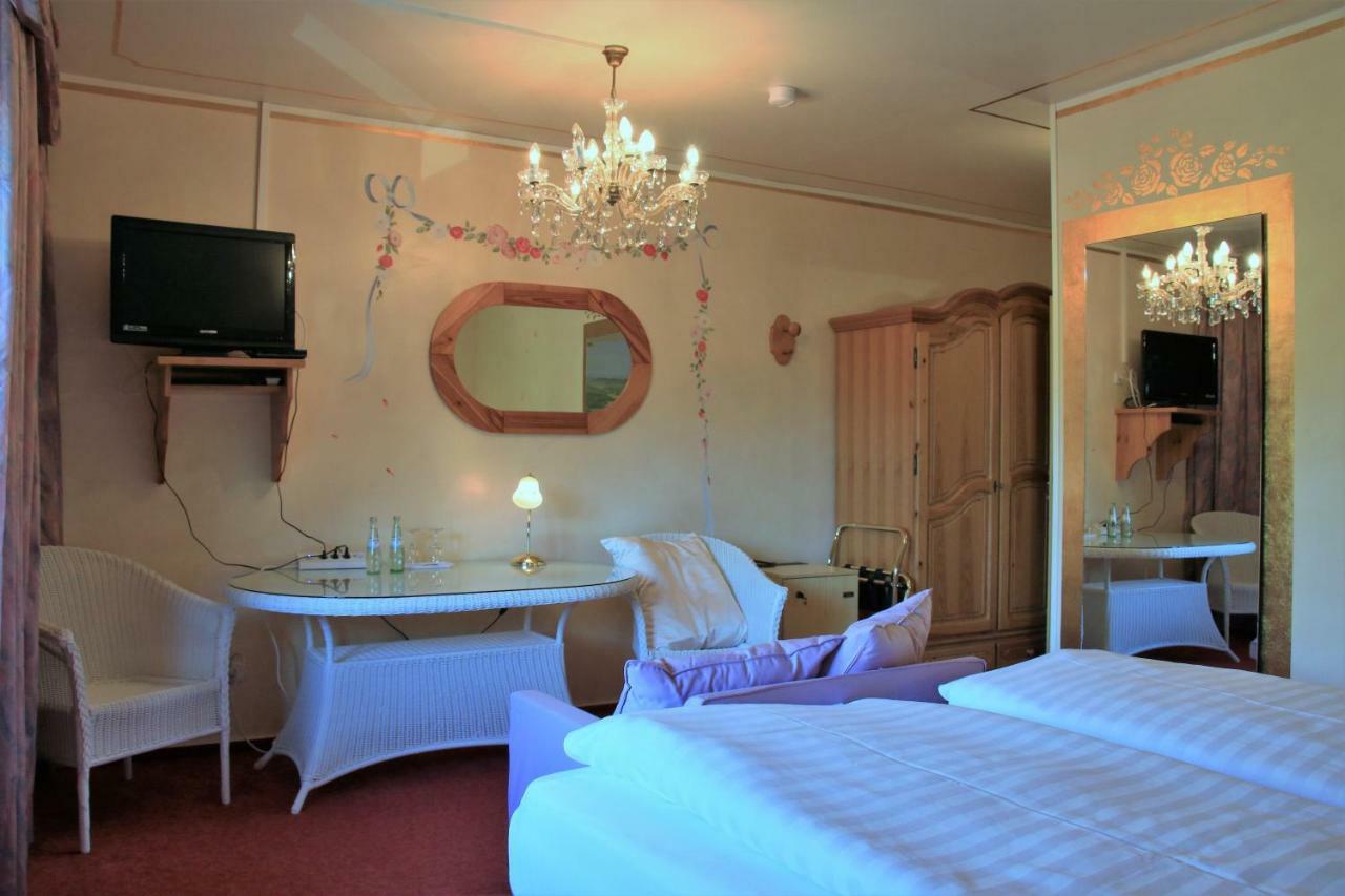 Studentenmuehle Hotel - Restaurant Nomborn Exteriör bild